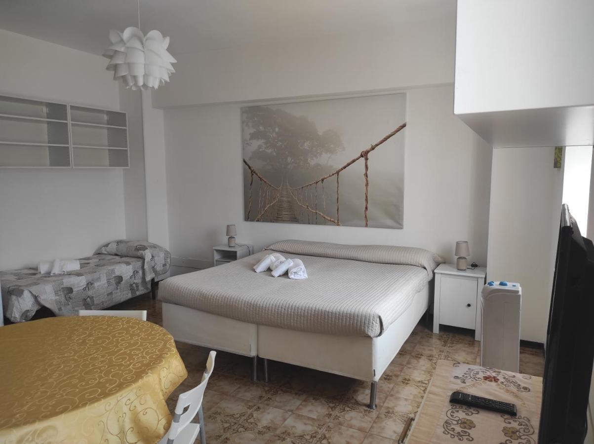 Hotel Monolocali Da Vinci Falconara Marittima Zewnętrze zdjęcie